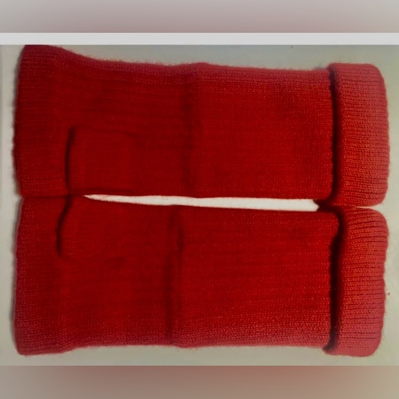 CHANEL Cashmere Red Fingerless Gloves with Silver Logo Accents - Picture 6 of 7